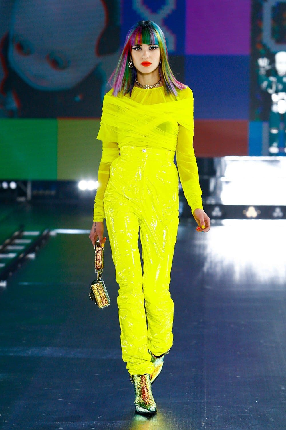 Dolce Gabbana Automne Hiver 2021-2022 par RUNWAY MAGAZINE