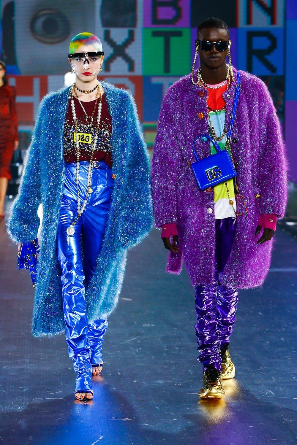 Dolce Gabbana Automne Hiver 2021-2022 par RUNWAY MAGAZINE