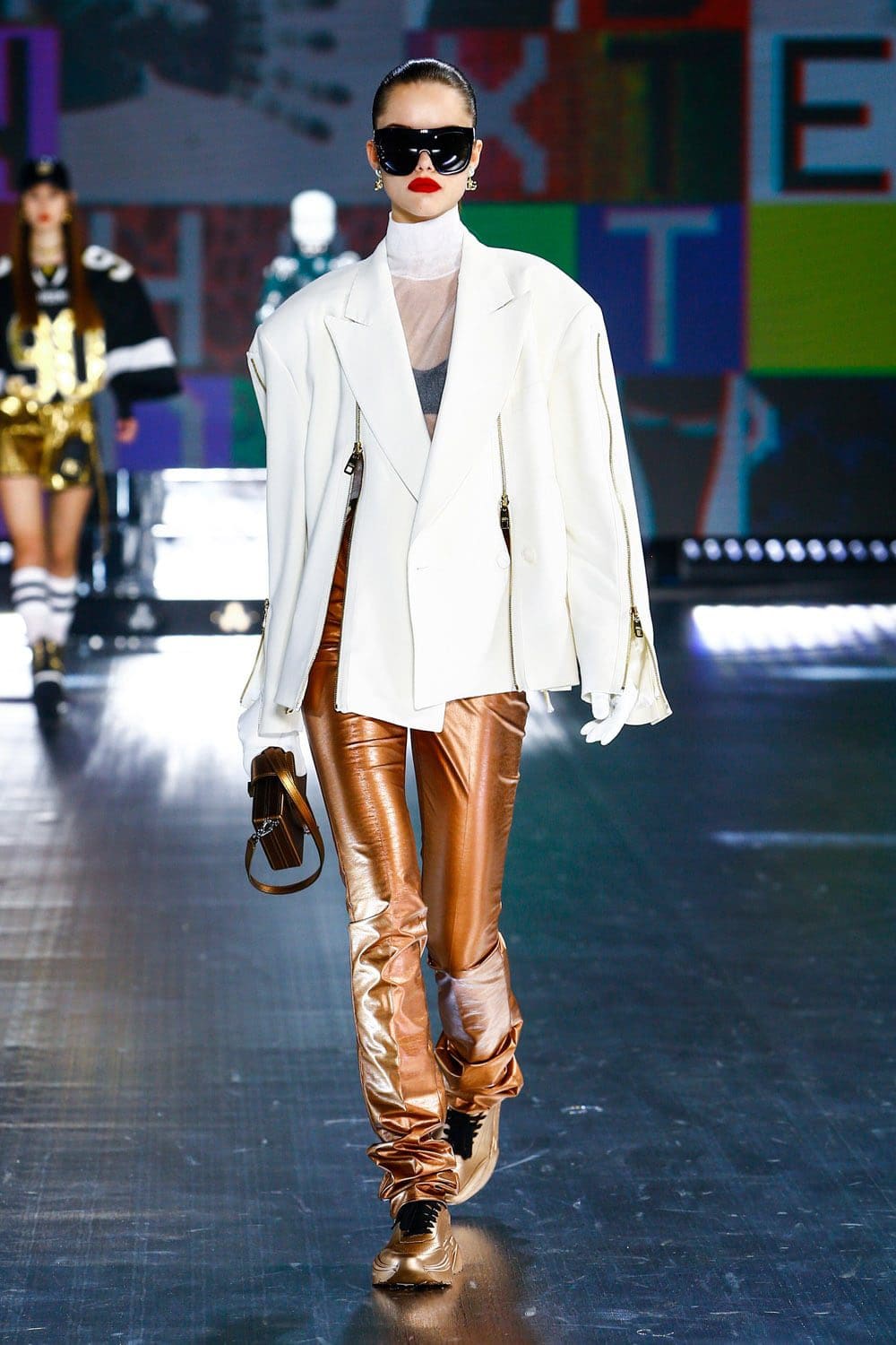 Dolce Gabbana Automne Hiver 2021-2022 par RUNWAY MAGAZINE
