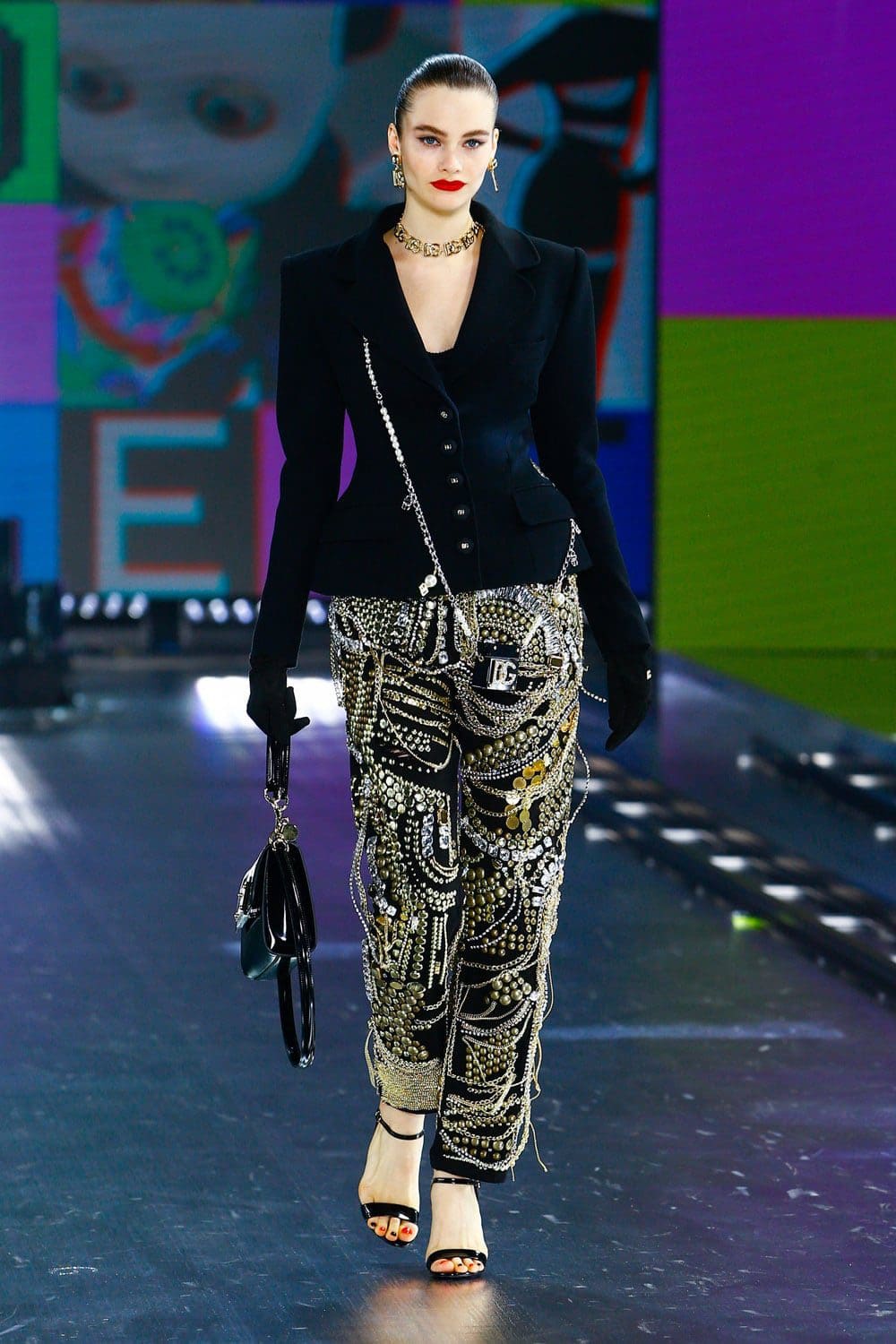 Dolce Gabbana Automne Hiver 2021-2022 par RUNWAY MAGAZINE