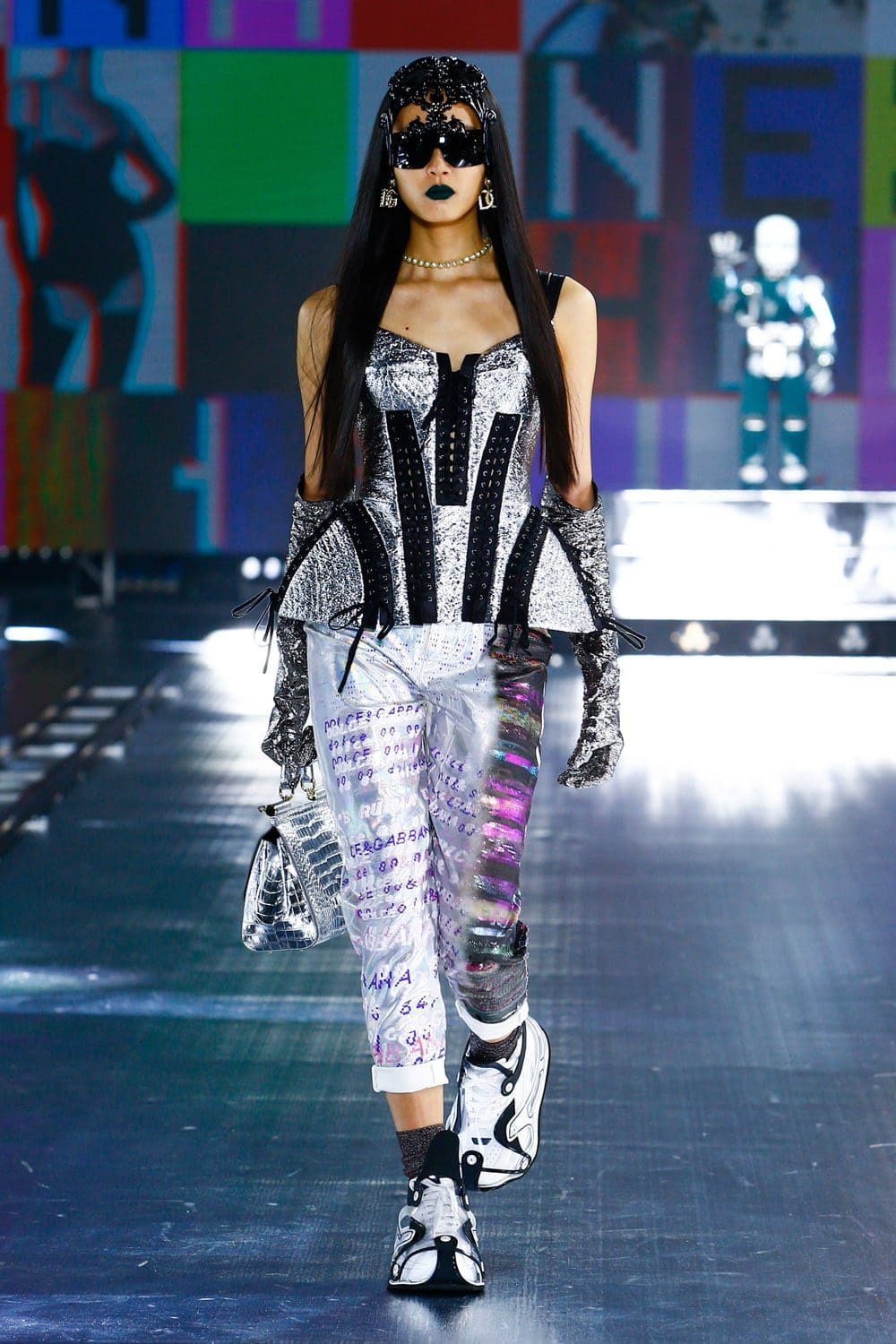 Dolce Gabbana Automne Hiver 2021-2022 par RUNWAY MAGAZINE