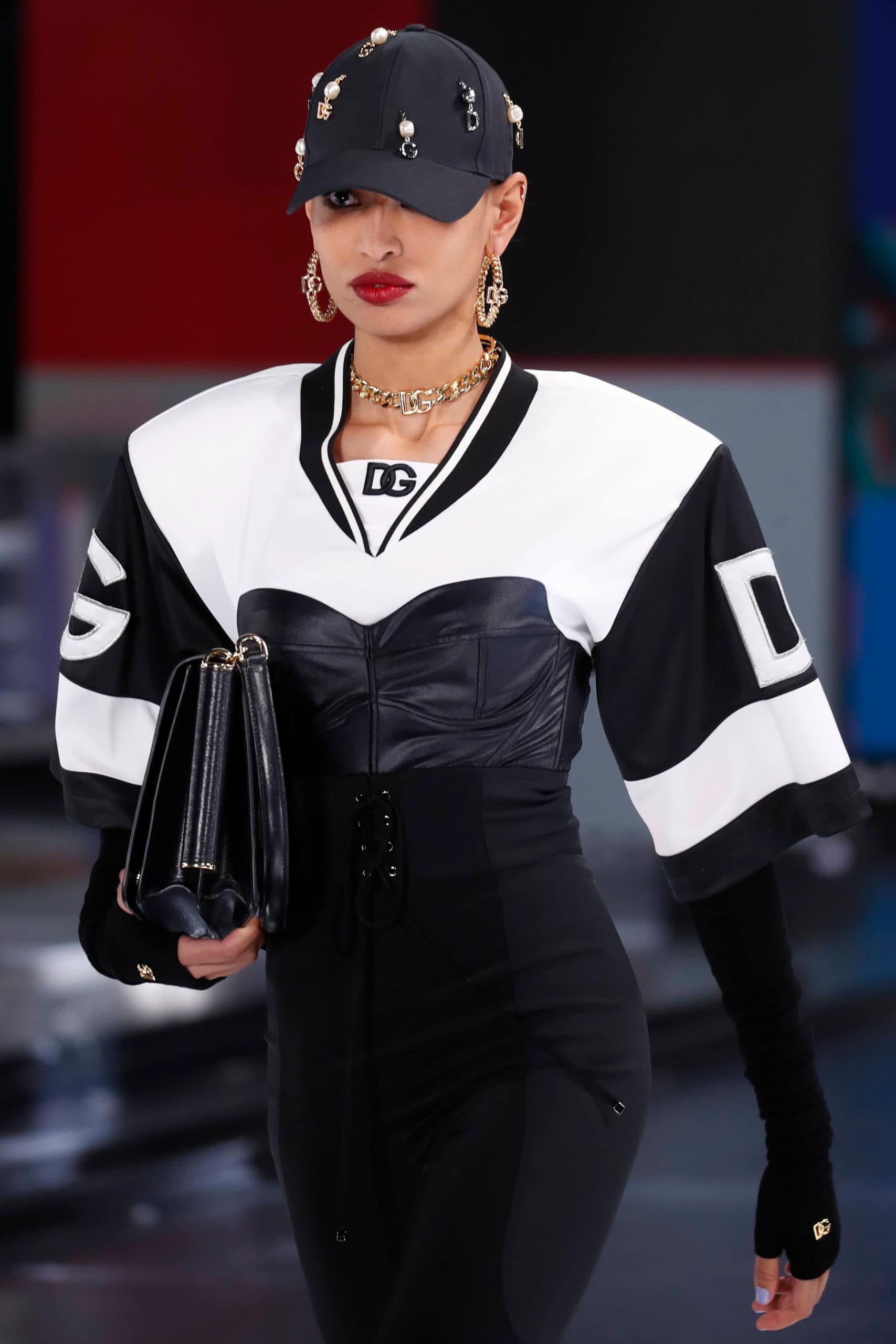 Dolce Gabbana Automne Hiver 2021-2022 par RUNWAY MAGAZINE