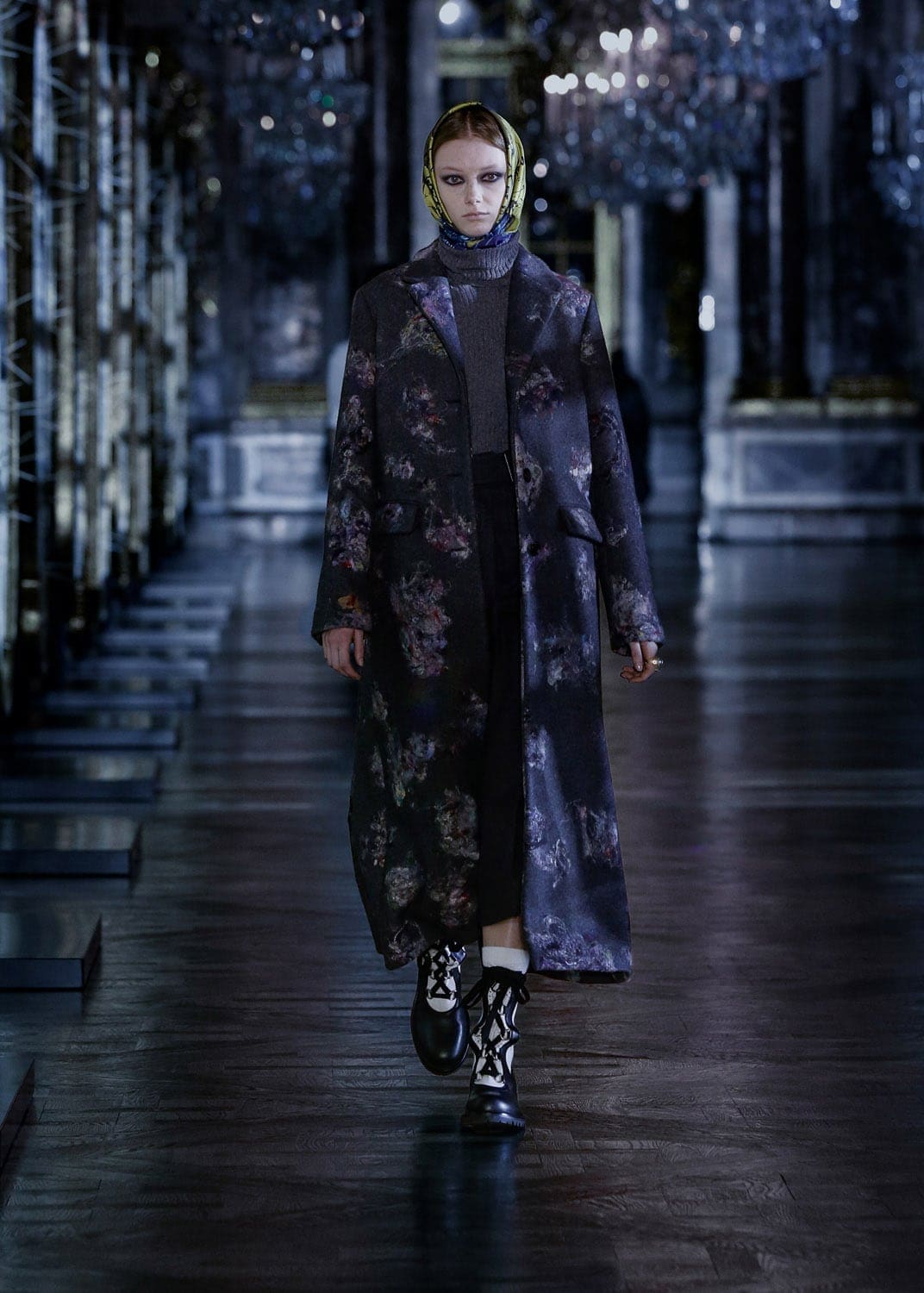 Dior秋季2021-2022通过 RUNWAY 杂志