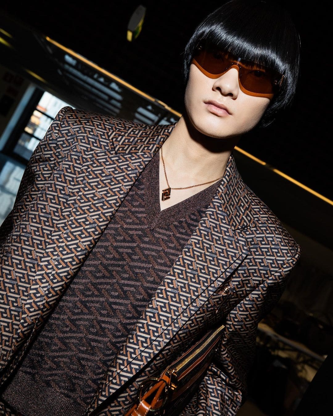 Versace Fall Winter 2021-2022 Paris by RUNWAY MAGAZINE