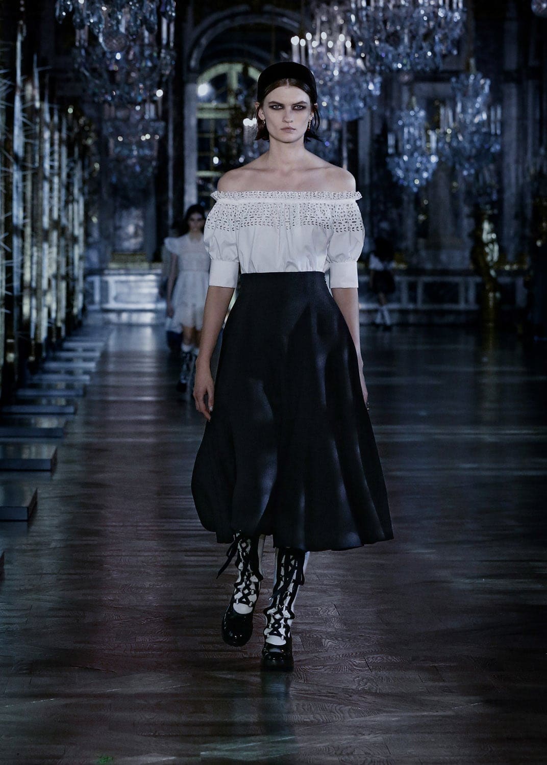 Dior秋季2021-2022通过 RUNWAY 杂志