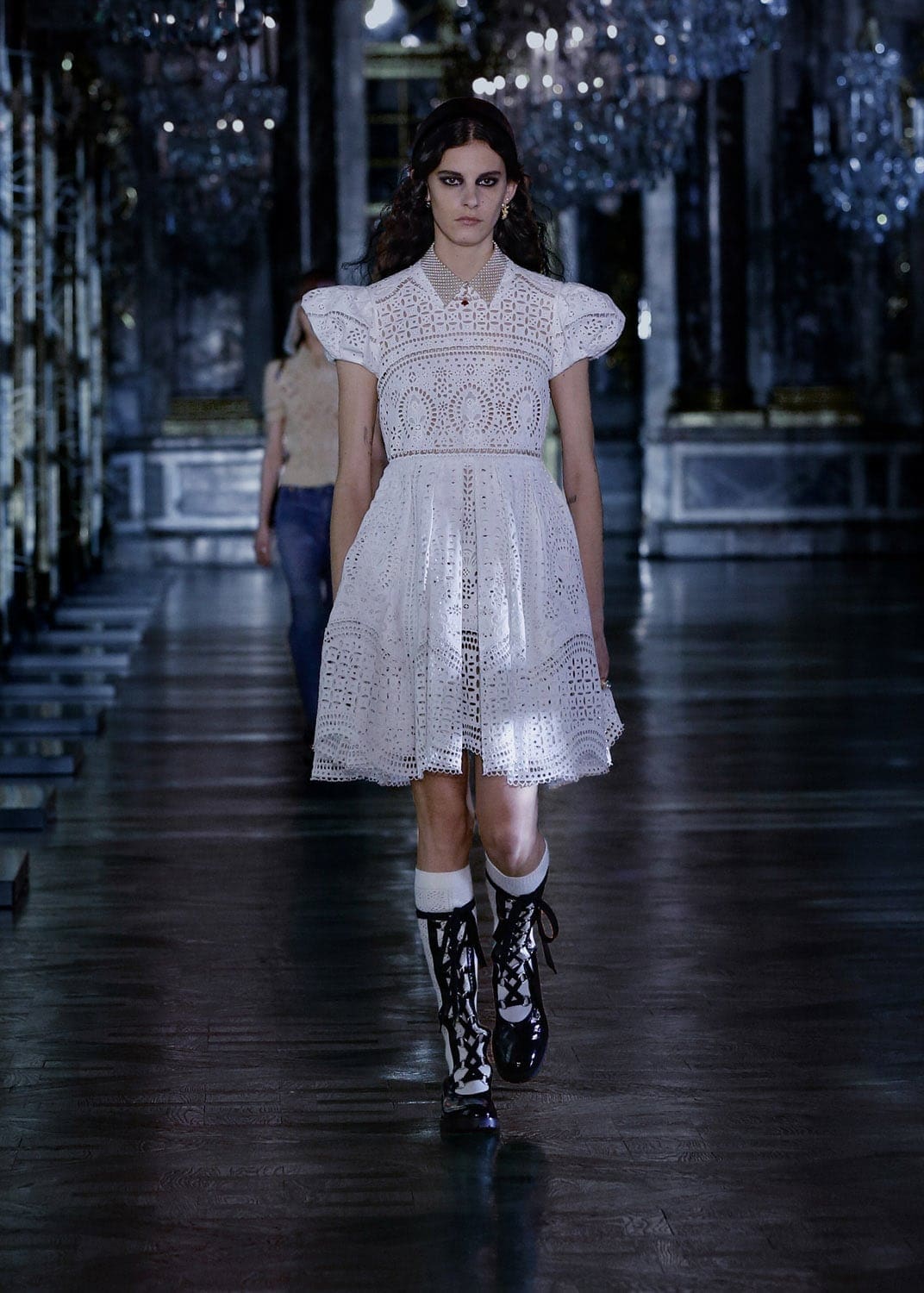 Dior秋季2021-2022通过 RUNWAY 杂志