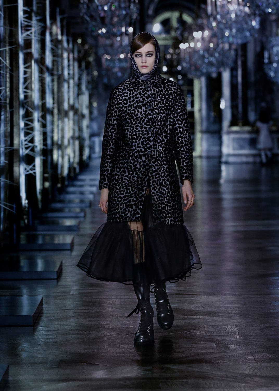 Dior秋季2021-2022通过 RUNWAY 杂志