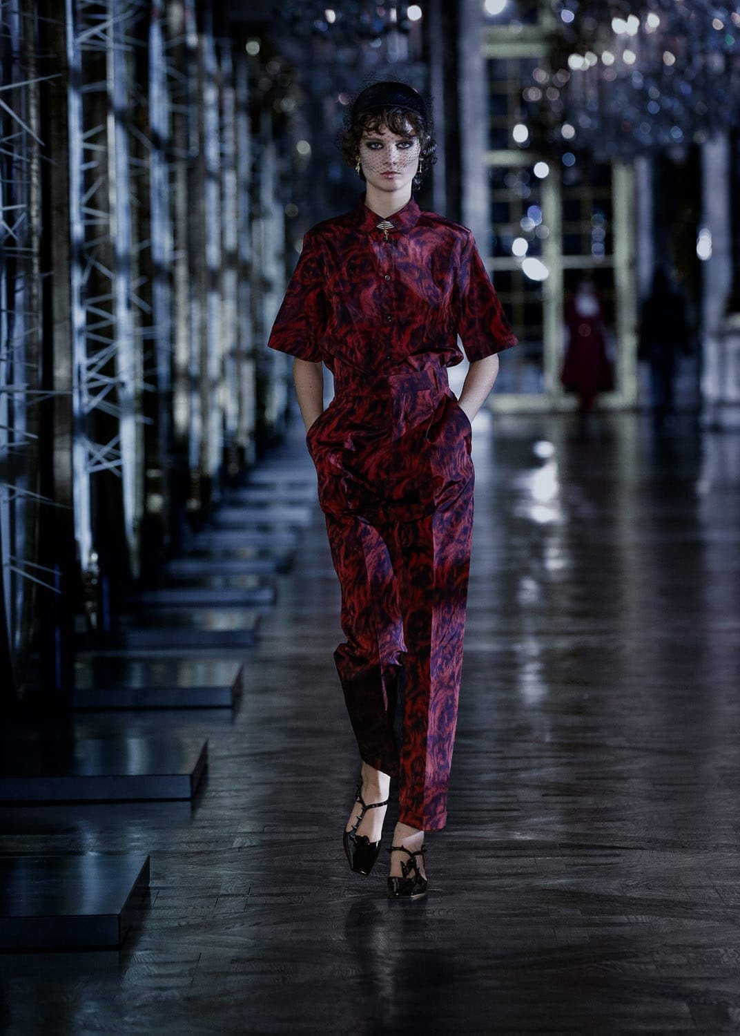 Dior秋季2021-2022通过 RUNWAY 杂志