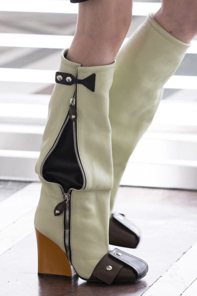 Louis Vuitton Fall Winter 2021-2022 -Details by RUNWAY MAGAZINE