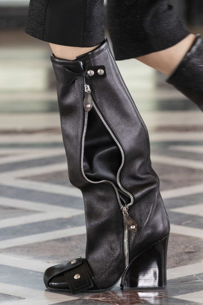 Louis Vuitton Fall Winter 2021-2022 -Details by RUNWAY MAGAZINE