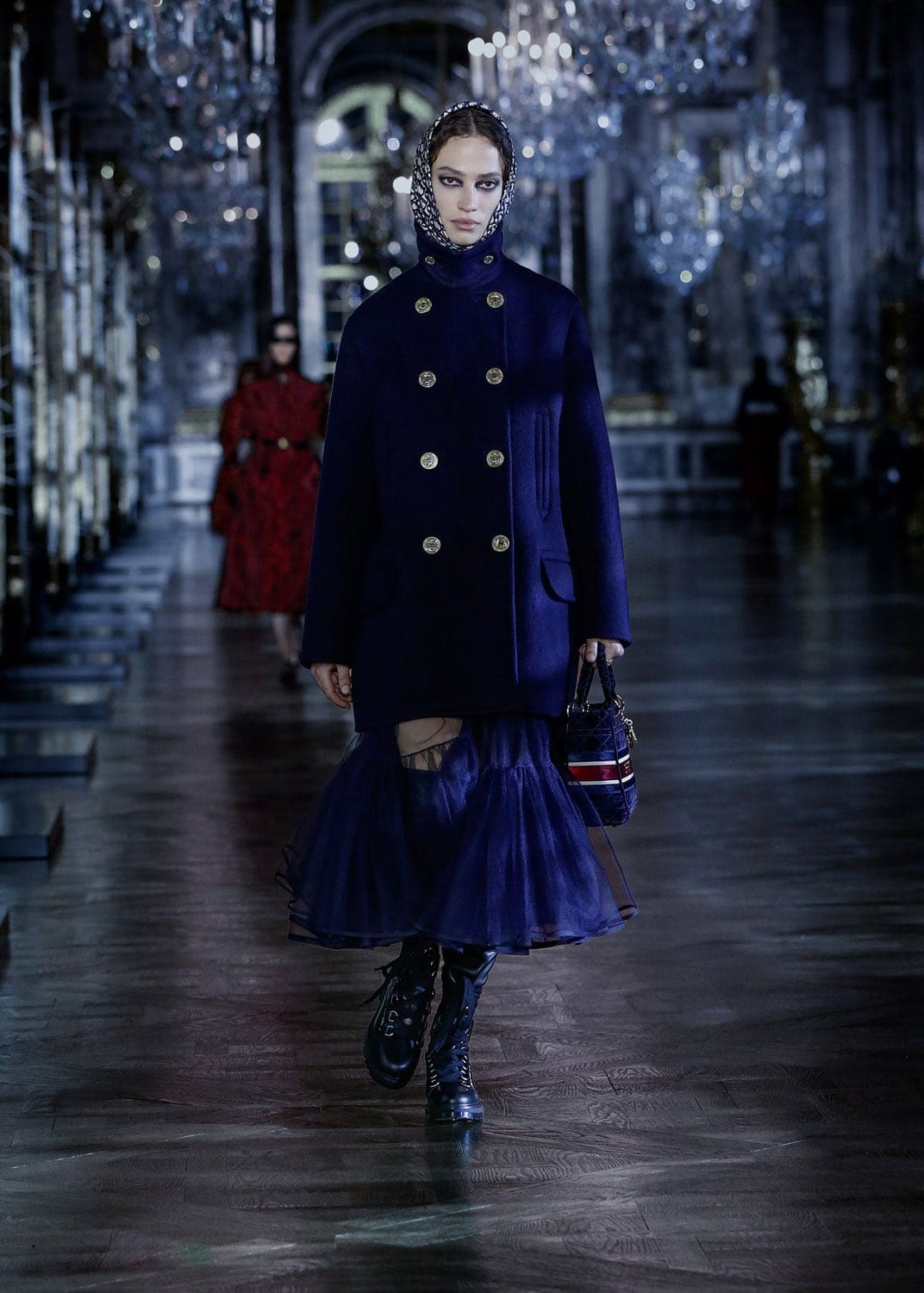Dior秋季2021-2022通过 RUNWAY 杂志