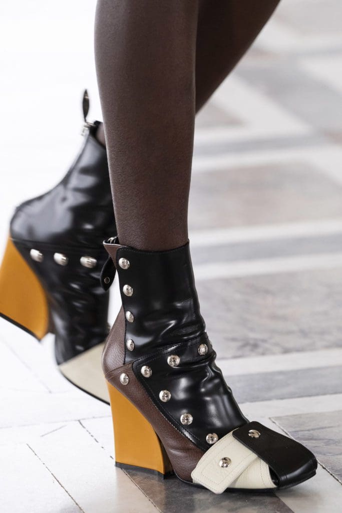 Louis Vuitton Fall Winter 2021-2022 -Details by RUNWAY MAGAZINE