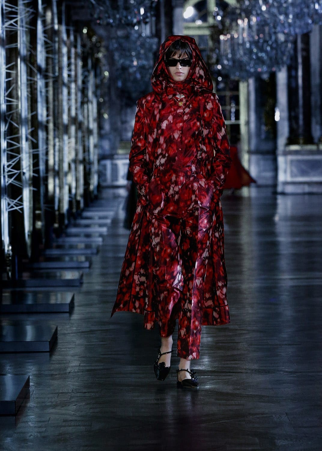 Dior秋季2021-2022通过 RUNWAY 杂志