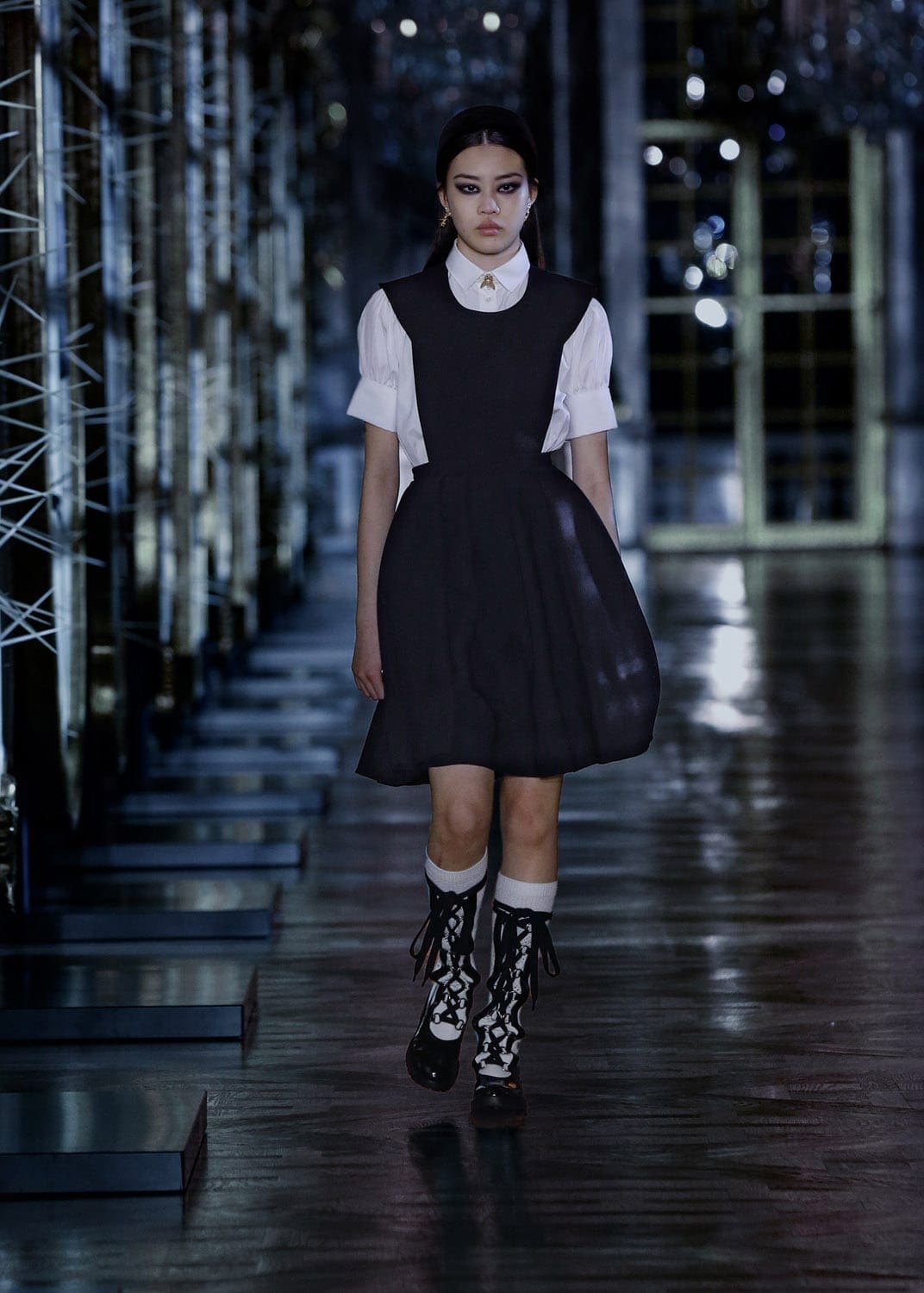 Dior秋季2021-2022通过 RUNWAY 杂志