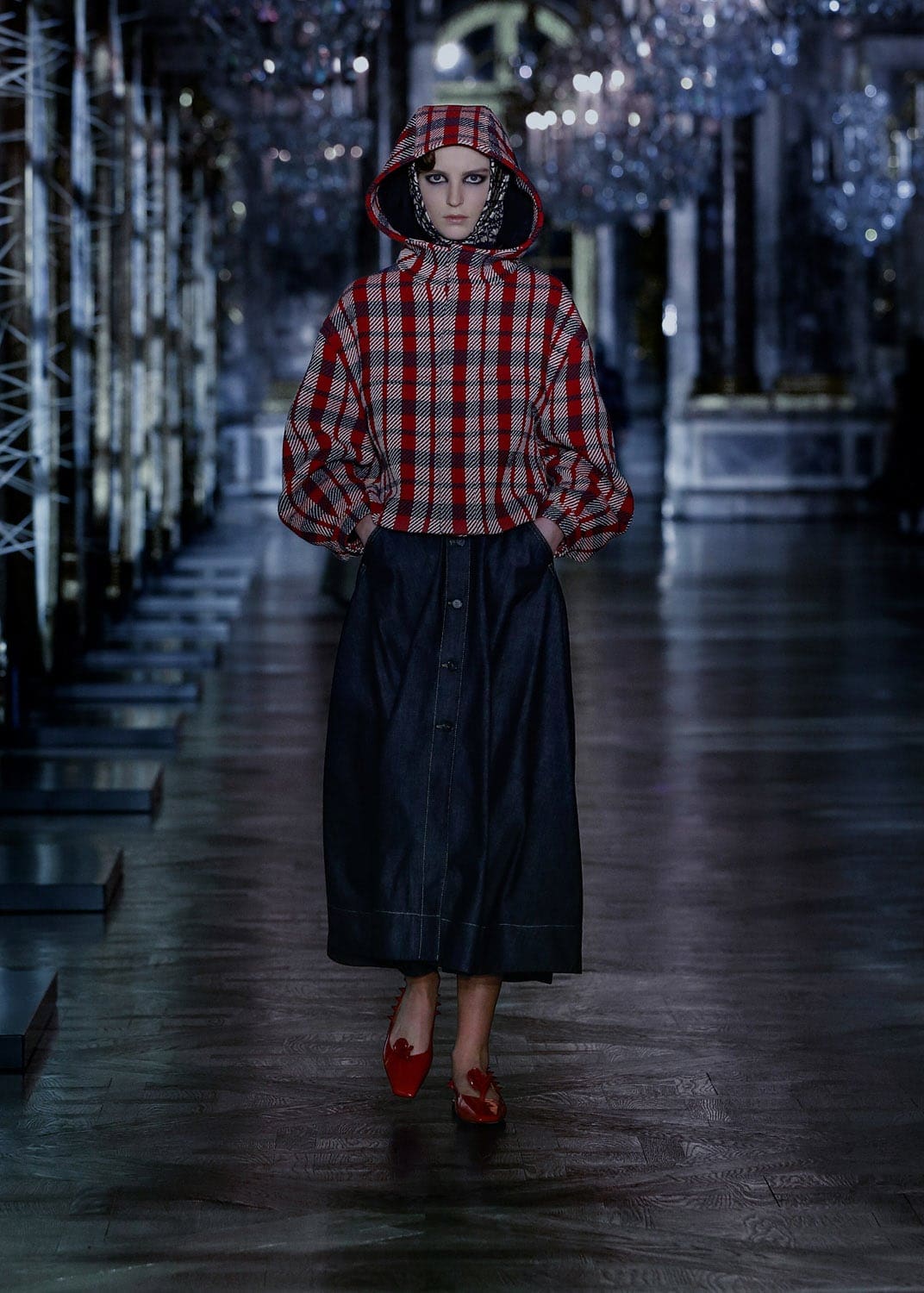 Dior秋季2021-2022通过 RUNWAY 杂志