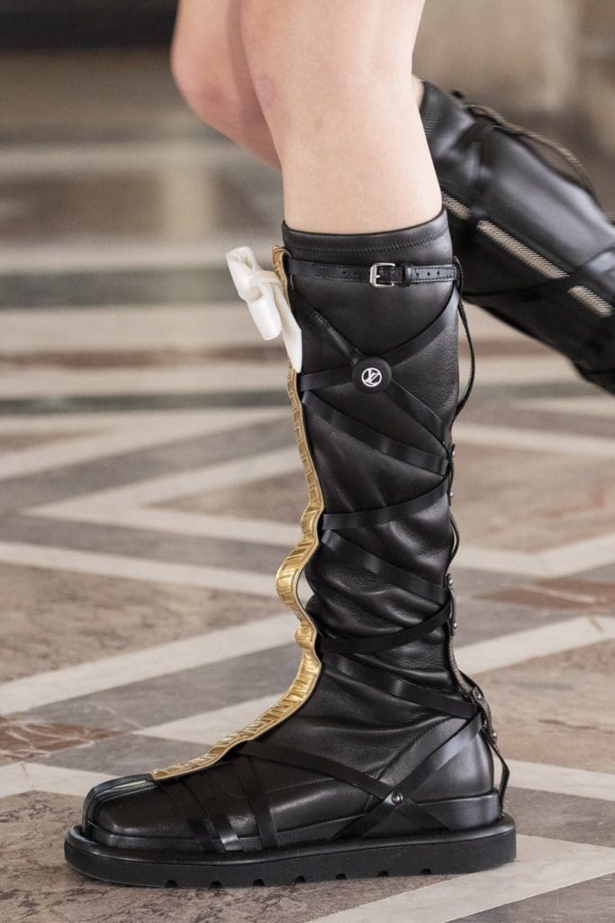 Louis Vuitton Fall Winter 2021-2022 -Details by RUNWAY MAGAZINE