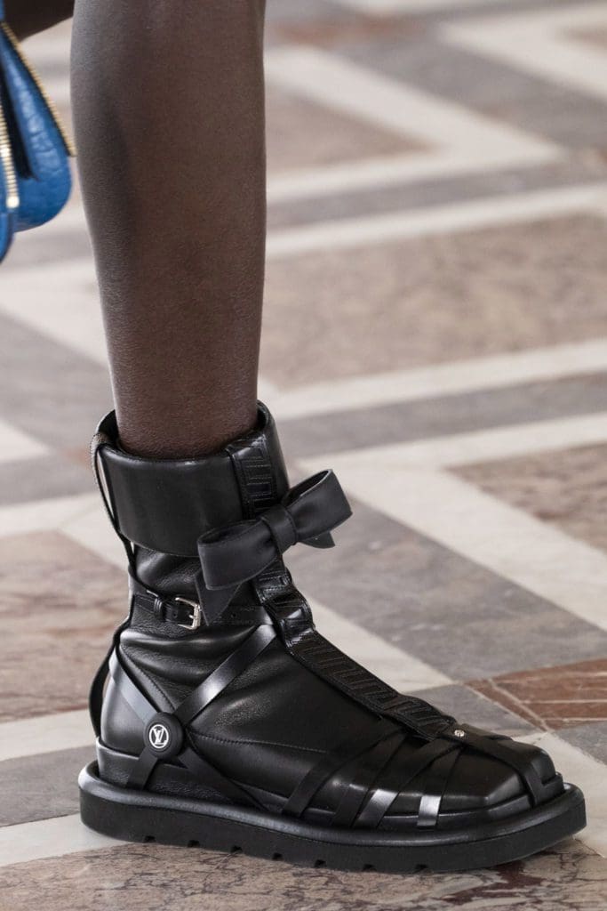 Louis Vuitton Fall Winter 2021-2022 -Details by RUNWAY MAGAZINE