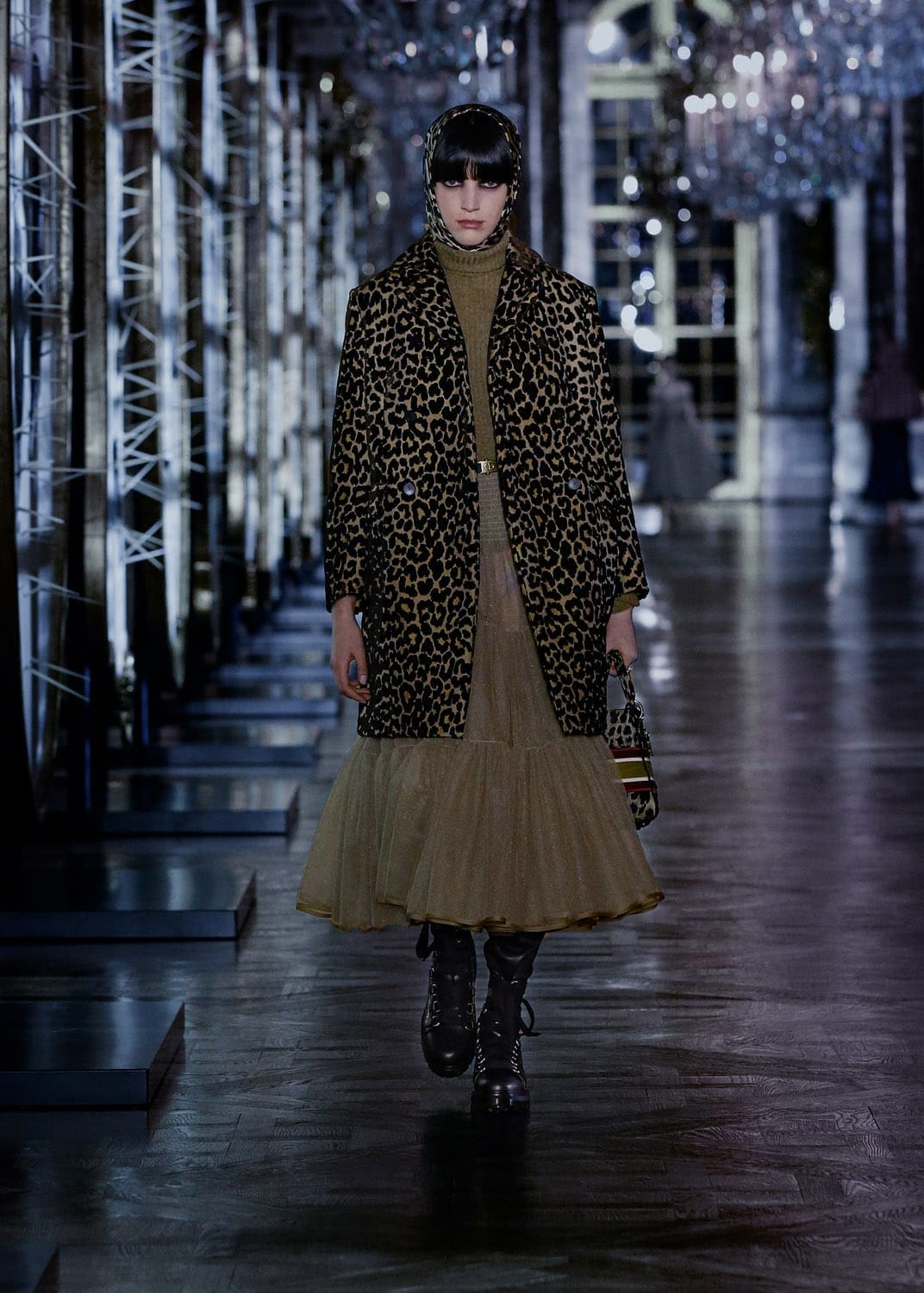 Dior秋季2021-2022通过 RUNWAY 杂志