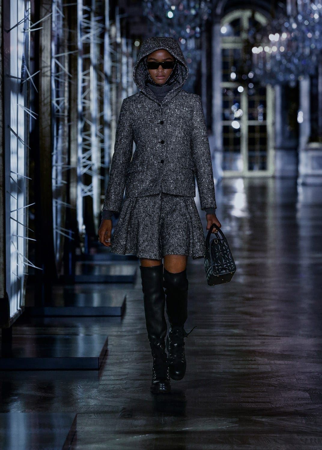 Dior秋季2021-2022通过 RUNWAY 杂志