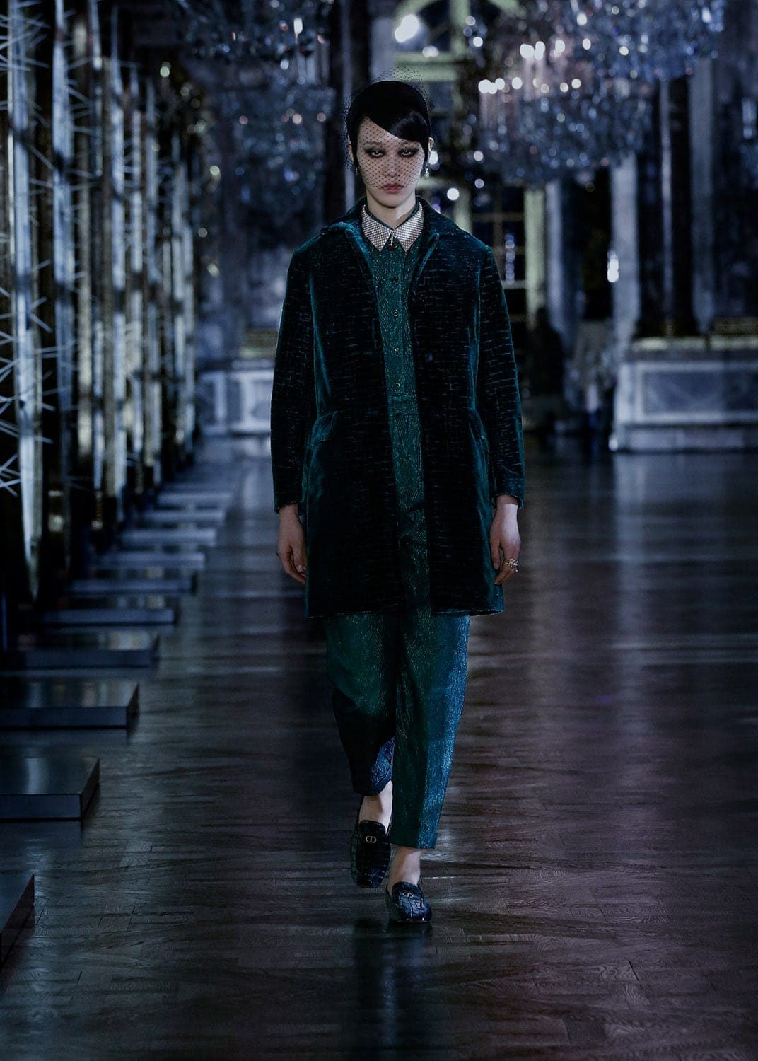 Dior秋季2021-2022通过 RUNWAY 杂志