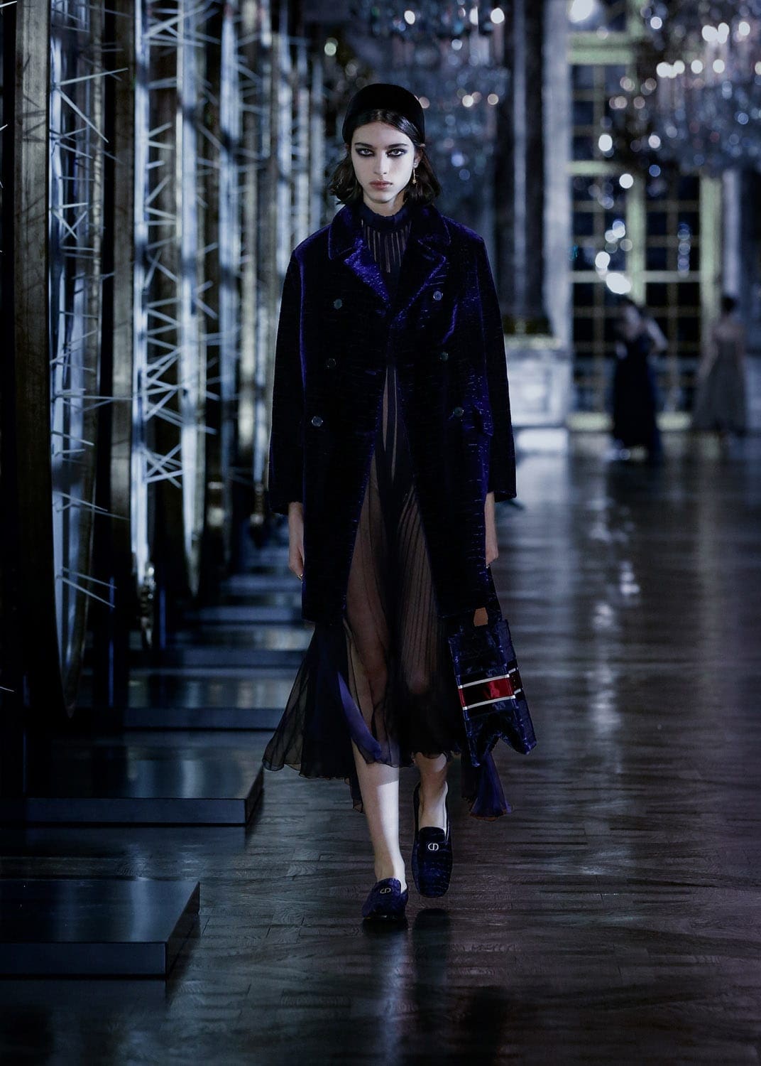 Dior秋季2021-2022通过 RUNWAY 杂志