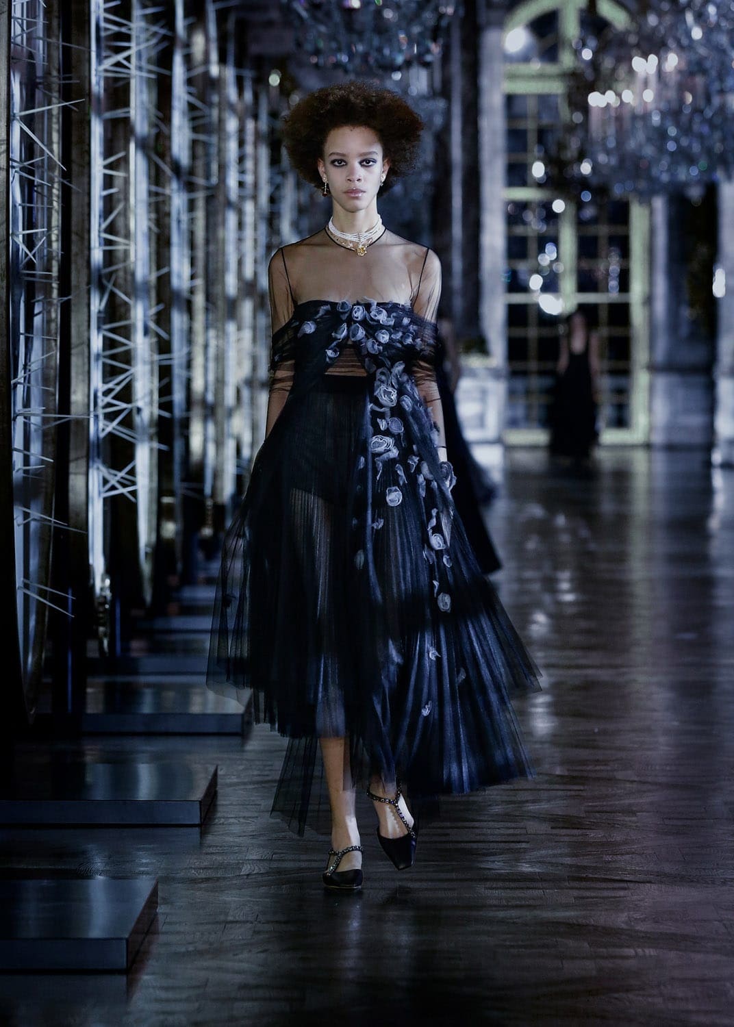 Dior秋季2021-2022通过 RUNWAY 杂志