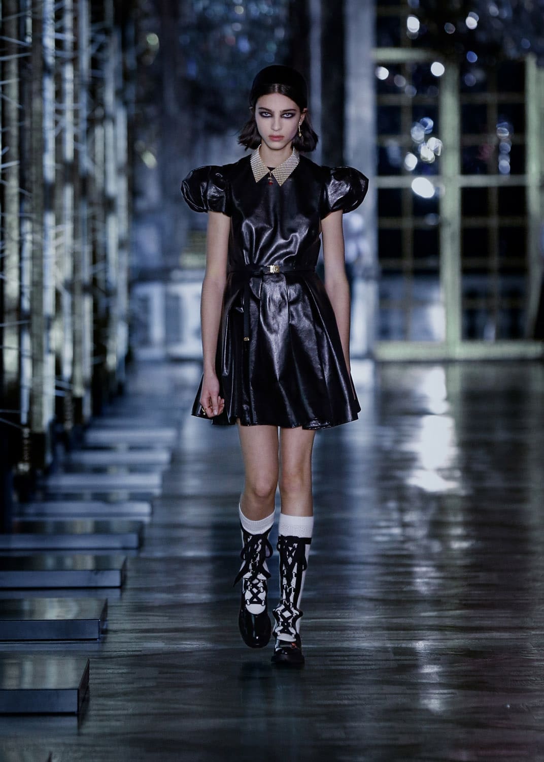 Dior秋季2021-2022通过 RUNWAY 杂志