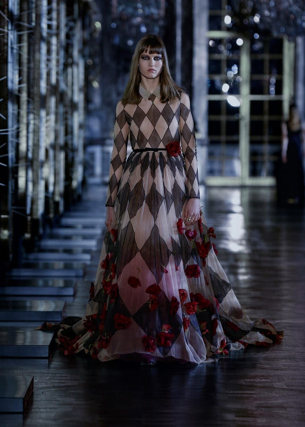 Dior秋季2021-2022通过 RUNWAY 杂志