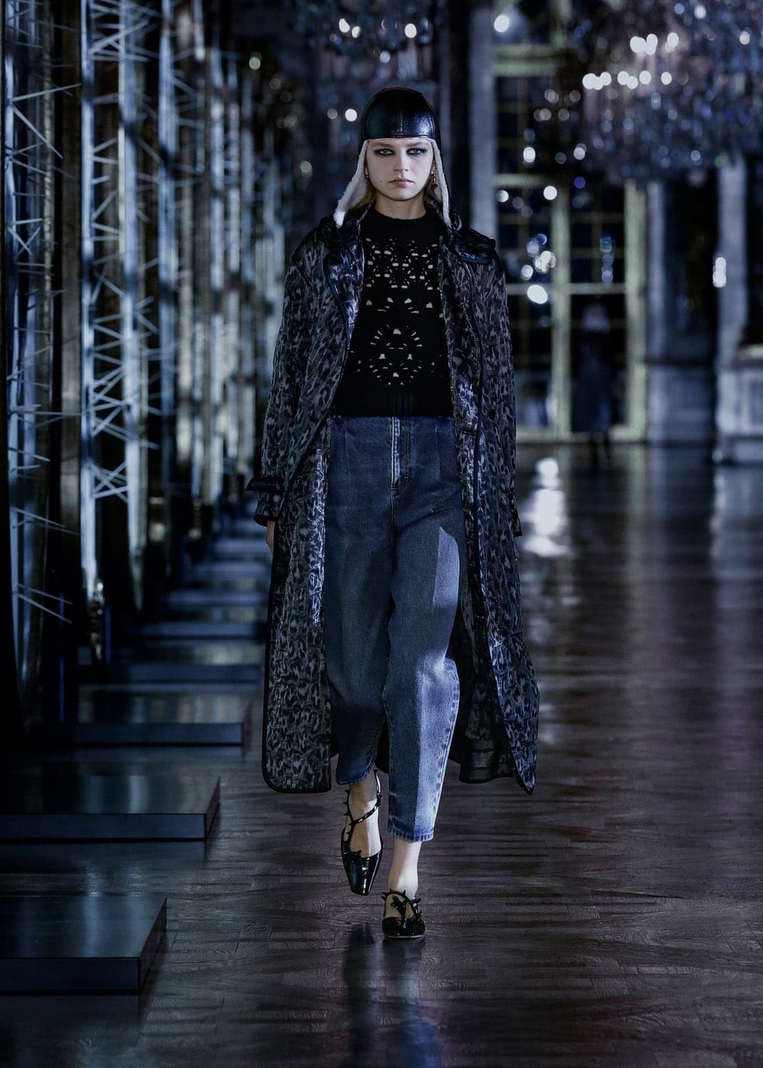 Dior秋季2021-2022通过 RUNWAY 杂志