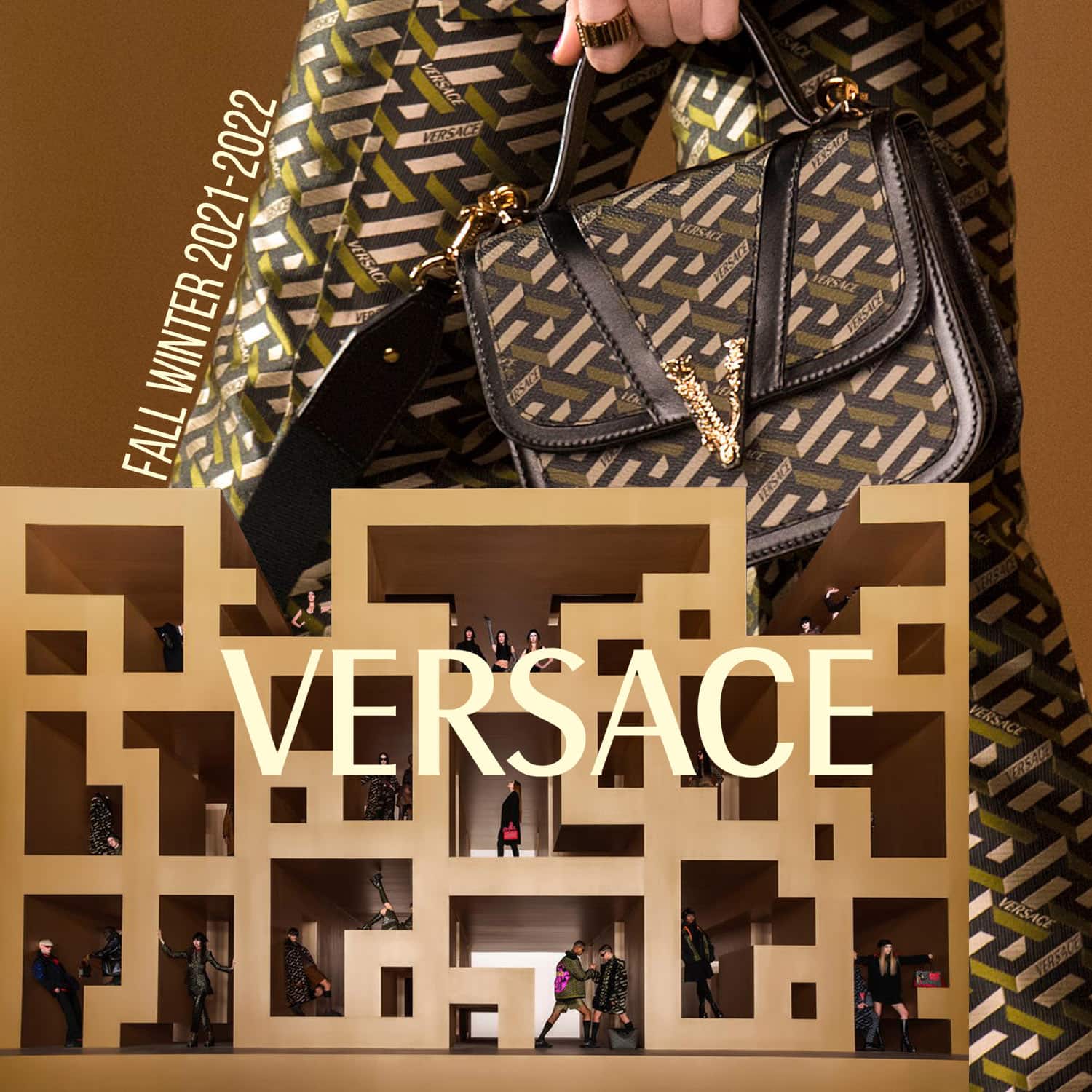 Versace Fall Winter 2021-2022 Paris by RUNWAY MAGAZINE
