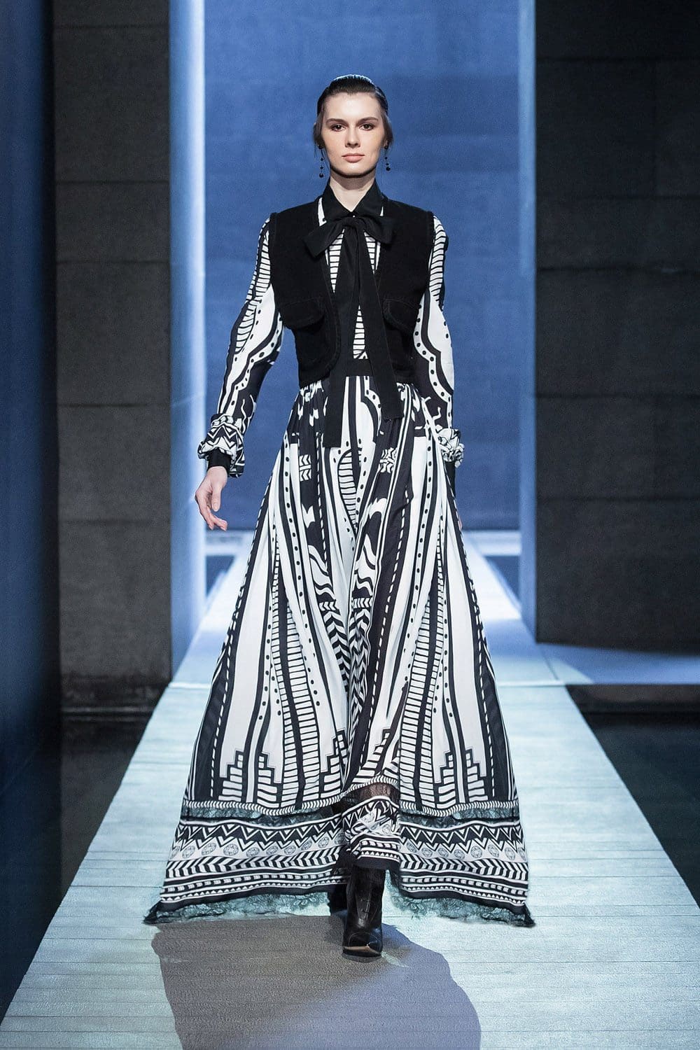 Elie Saab秋季2021-2022巴黎by RUNWAY 杂志