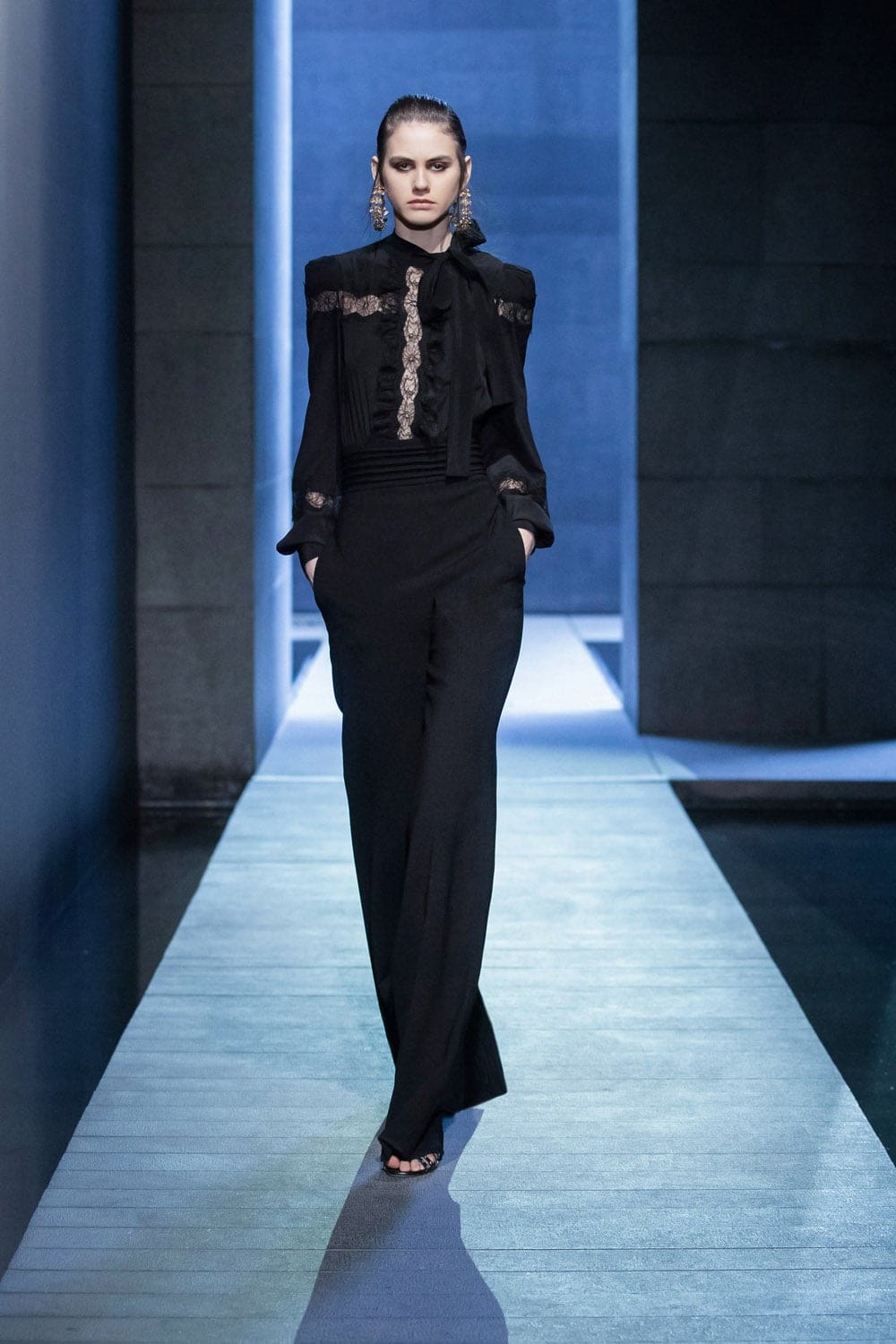 Elie Saab秋季2021-2022巴黎by RUNWAY 杂志