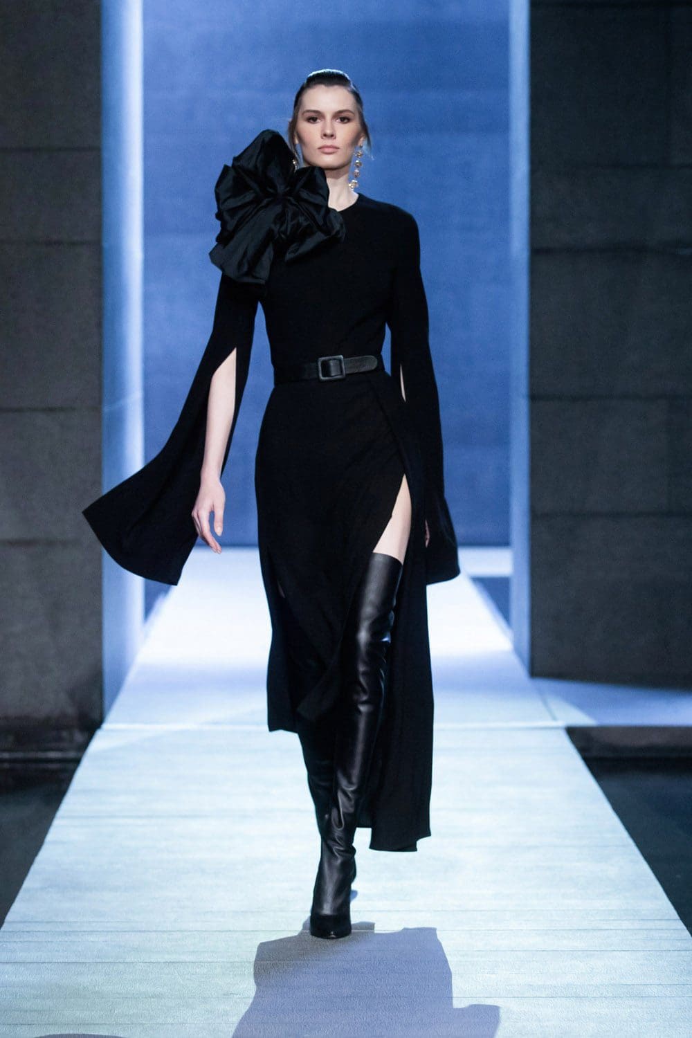 Elie Saab秋季2021-2022巴黎by RUNWAY 杂志
