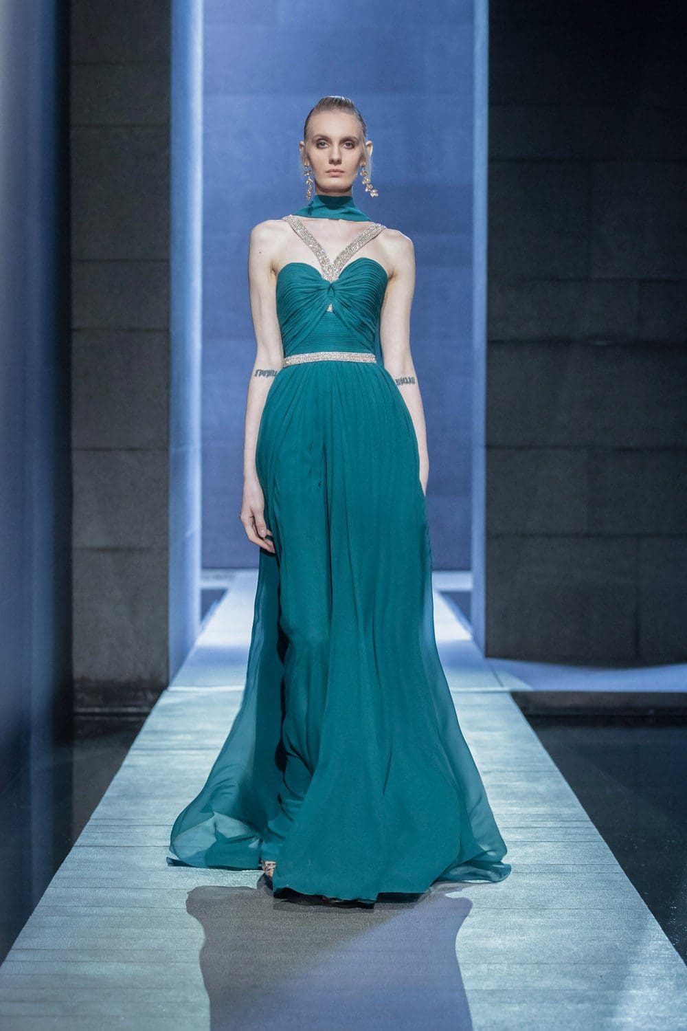 Elie Saab秋季2021-2022巴黎by RUNWAY 杂志