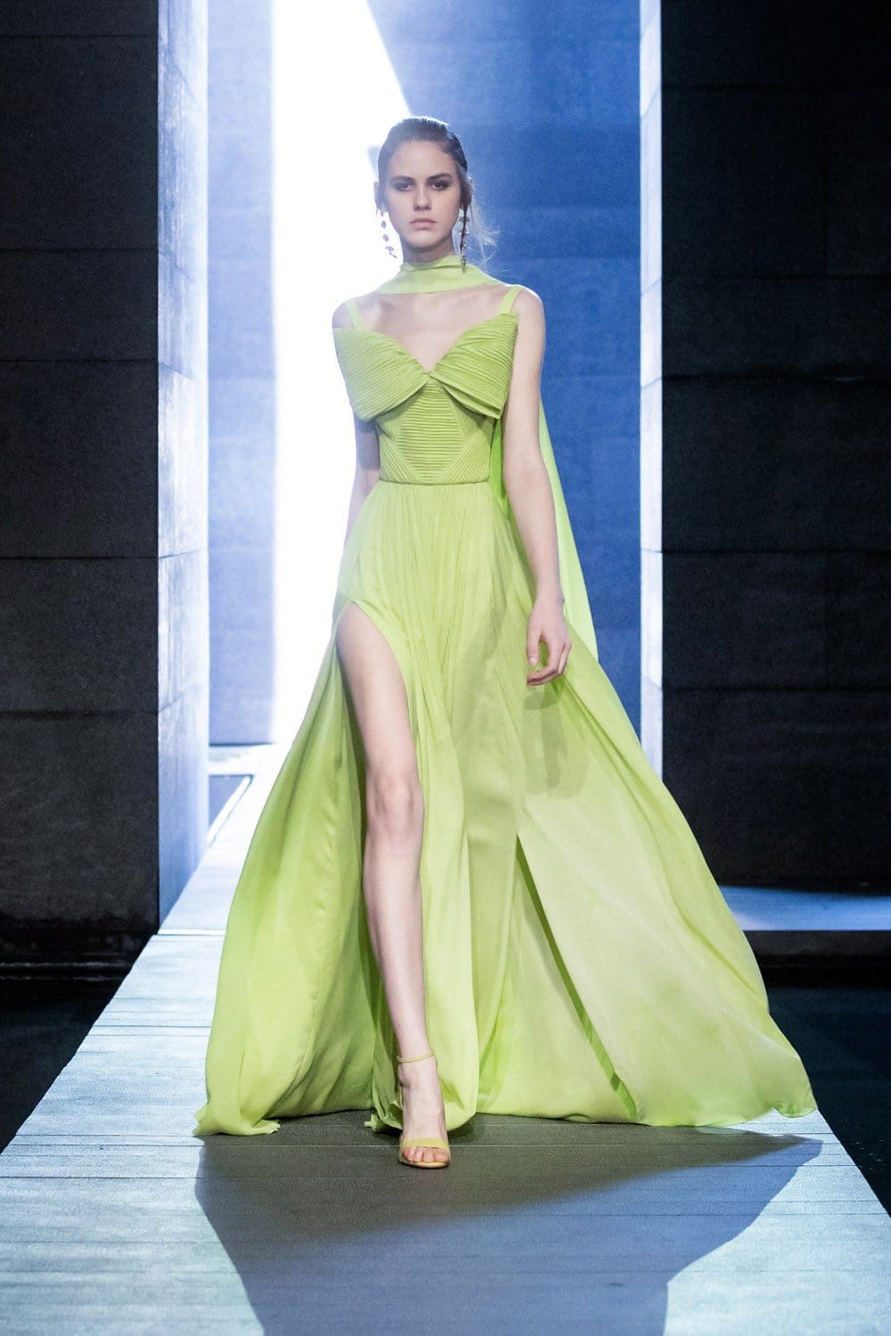 Elie Saab秋季2021-2022巴黎by RUNWAY 杂志