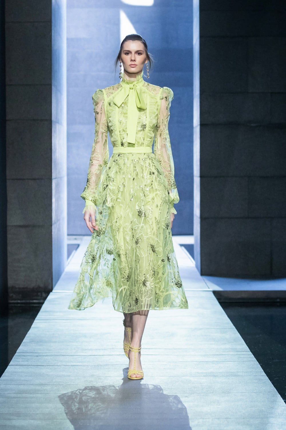 Elie Saab秋季2021-2022巴黎by RUNWAY 杂志