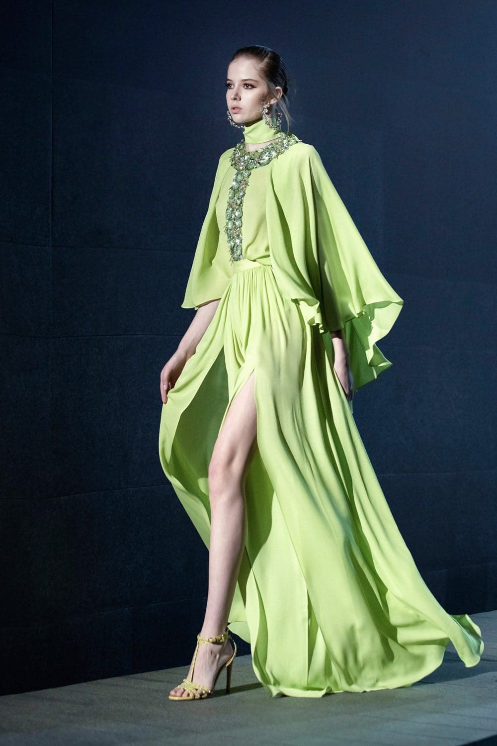 Elie Saab秋季2021-2022巴黎by RUNWAY 杂志