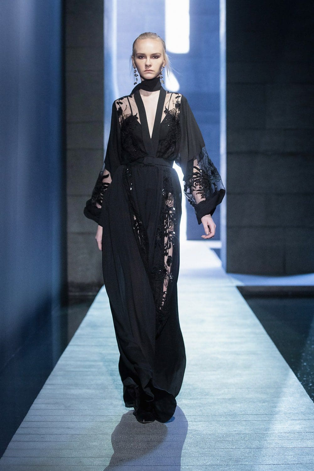 Elie Saab秋季2021-2022巴黎by RUNWAY 杂志