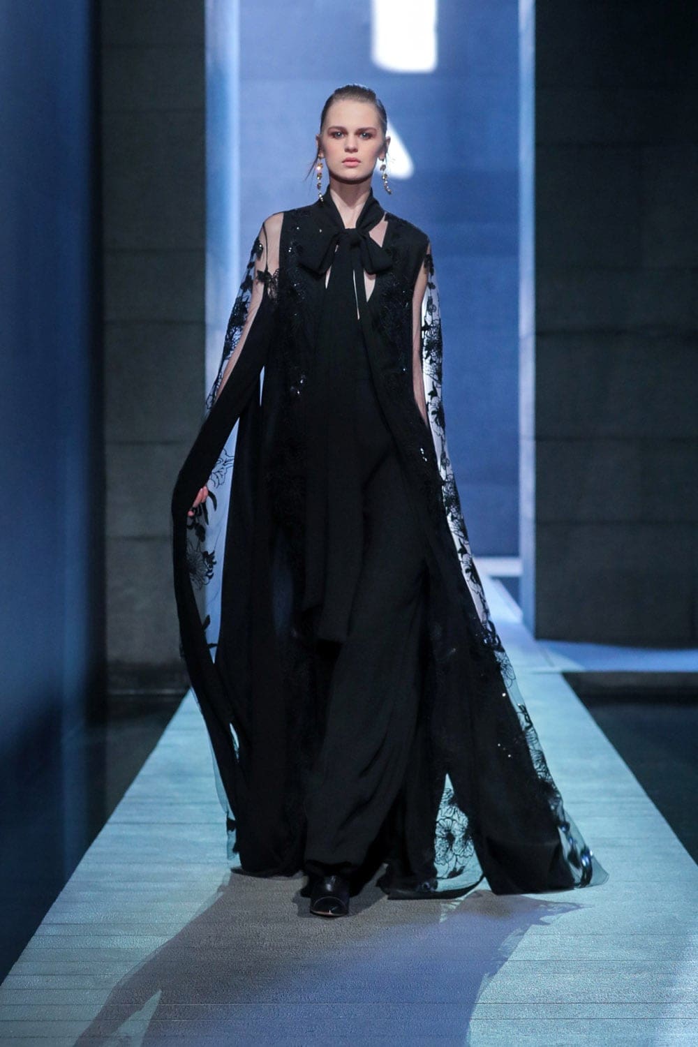 Elie Saab秋季2021-2022巴黎by RUNWAY 杂志