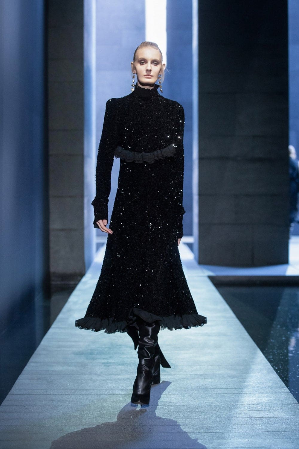 Elie Saab秋季2021-2022巴黎by RUNWAY 杂志