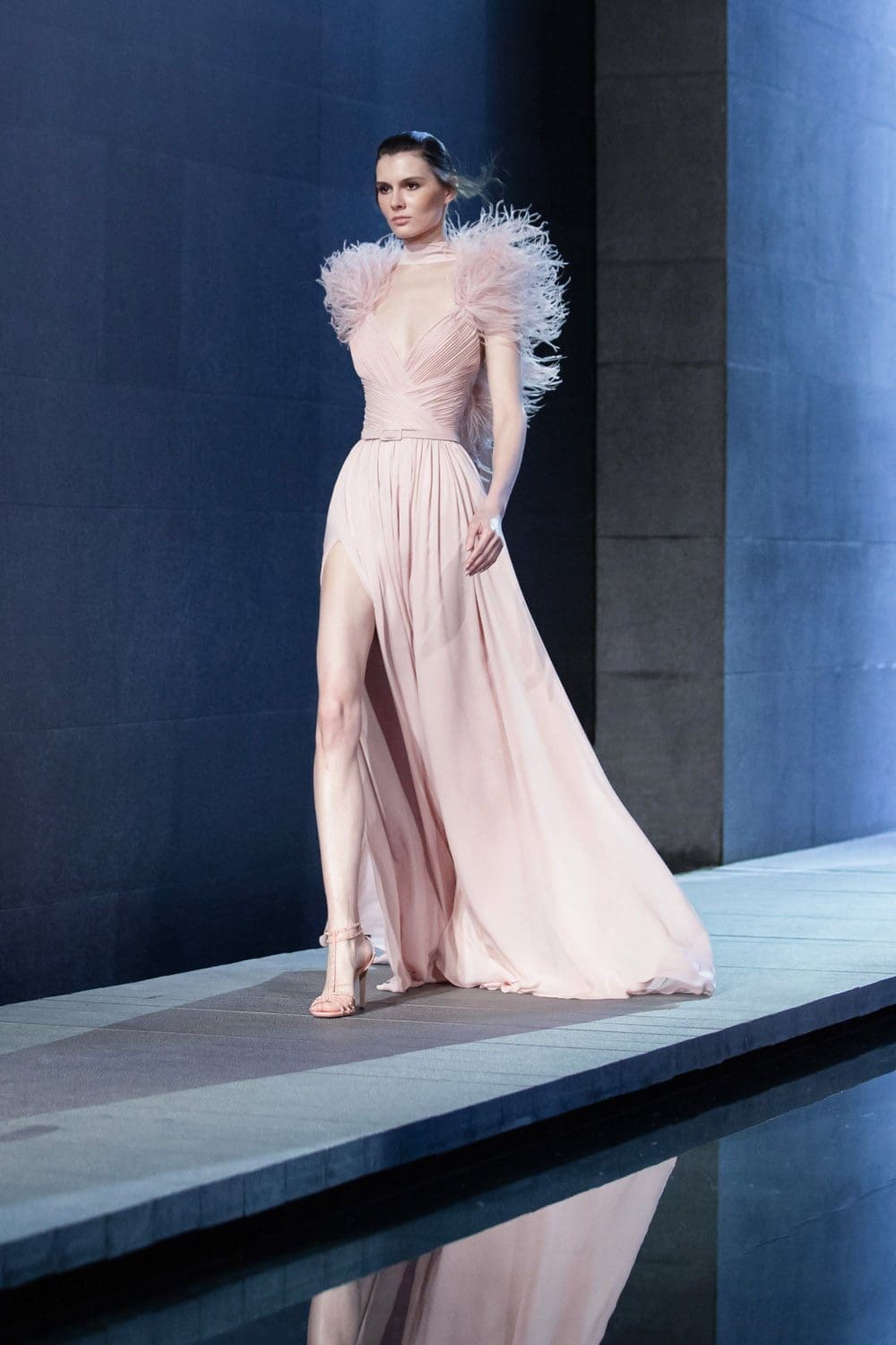 Elie Saab秋季2021-2022巴黎by RUNWAY 杂志