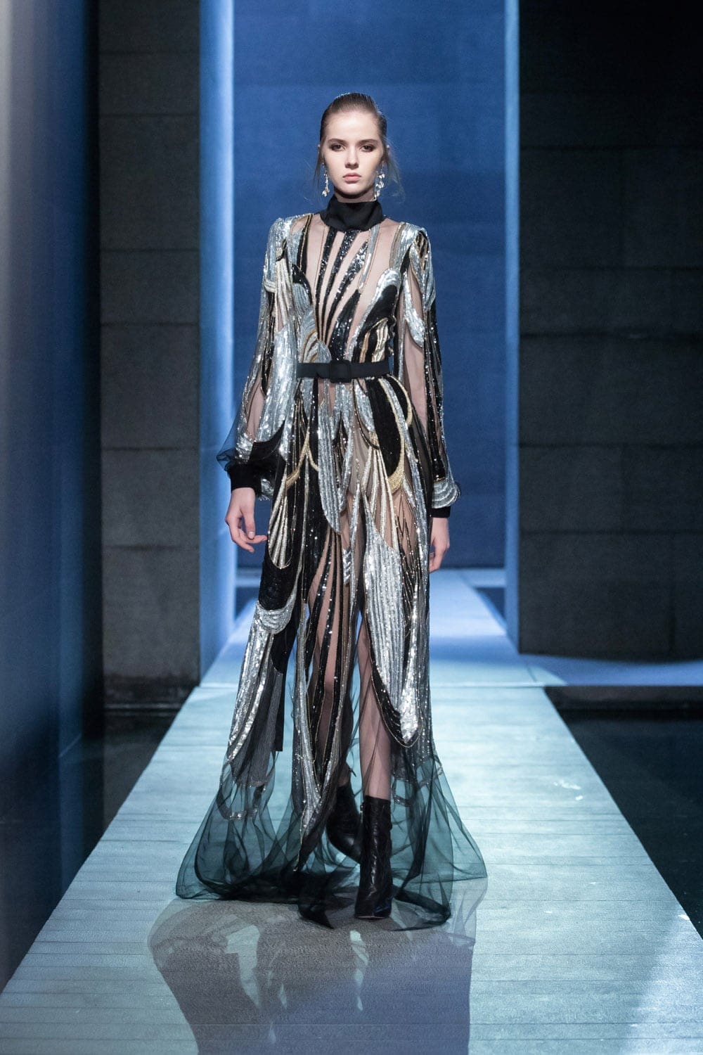 Elie Saab秋季2021-2022巴黎by RUNWAY 杂志