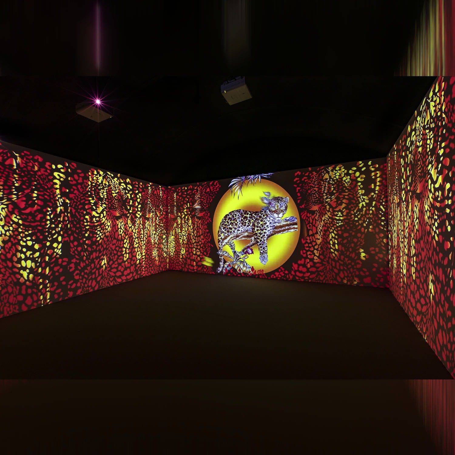 Salvatore Ferragamo exposição SILK por RUNWAY MAGAZINE