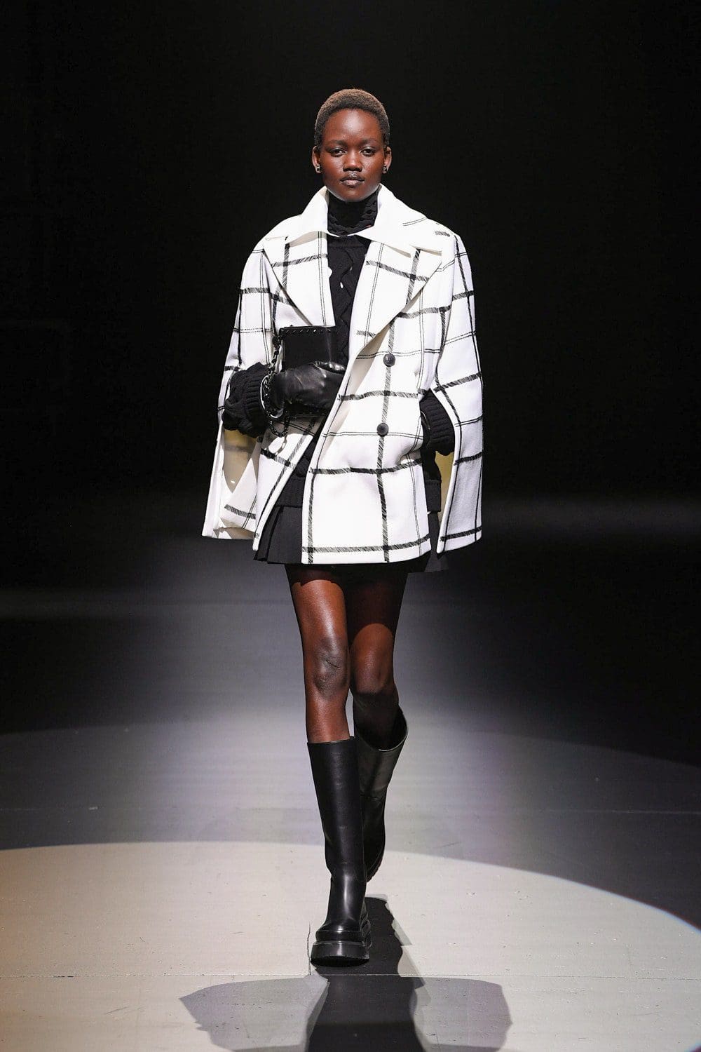 Valentino von Pierpaolo Piccioli Herbst Winter 2021-2022 Mailand. RUNWAY MAGAZIN