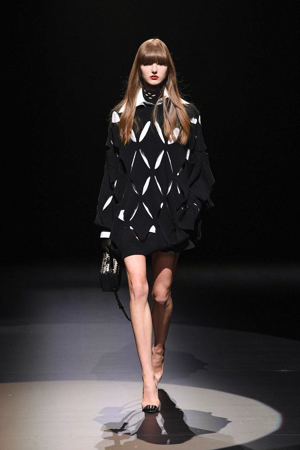 Valentino von Pierpaolo Piccioli Herbst Winter 2021-2022 Mailand. RUNWAY MAGAZIN