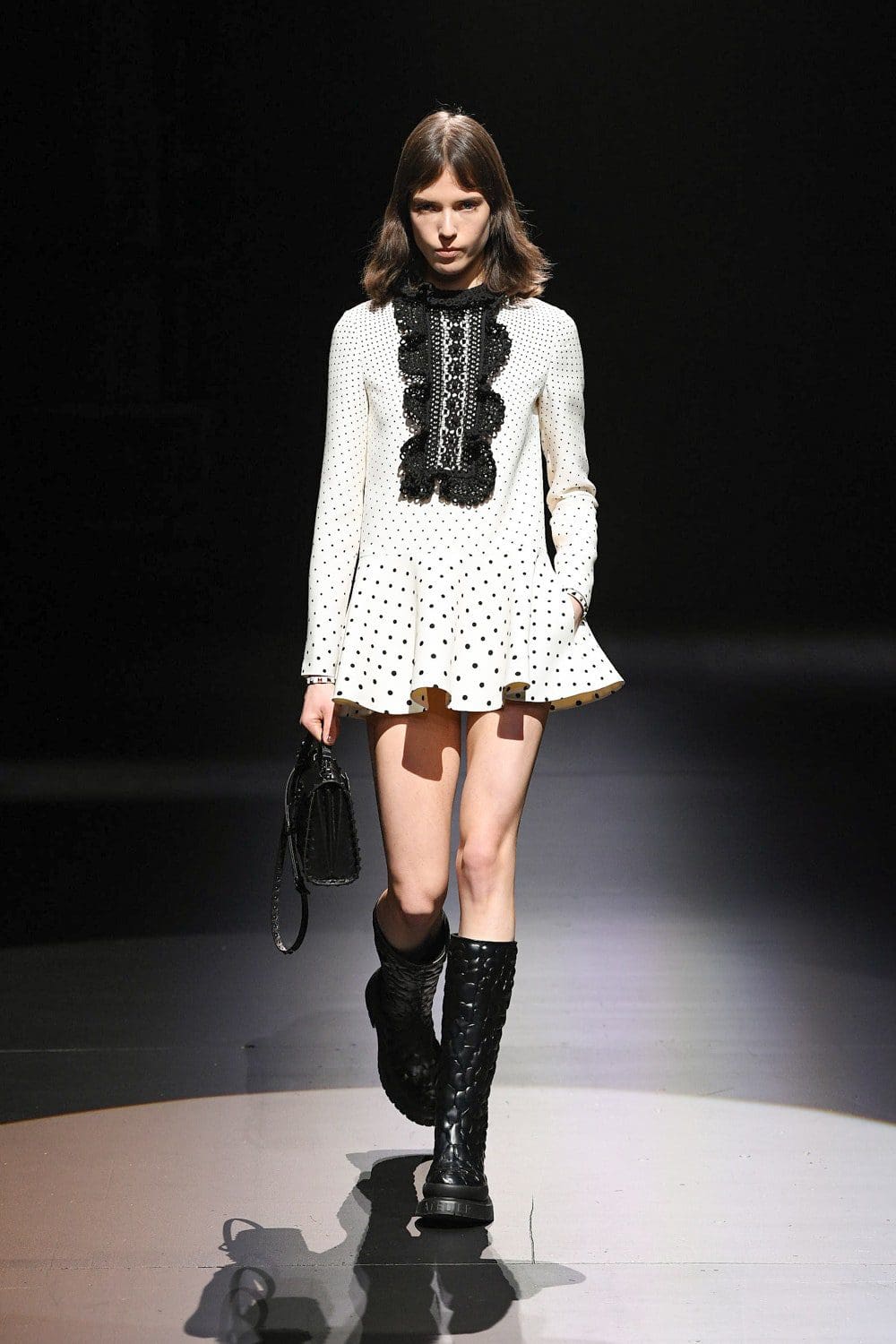 Valentino von Pierpaolo Piccioli Herbst Winter 2021-2022 Mailand. RUNWAY MAGAZIN