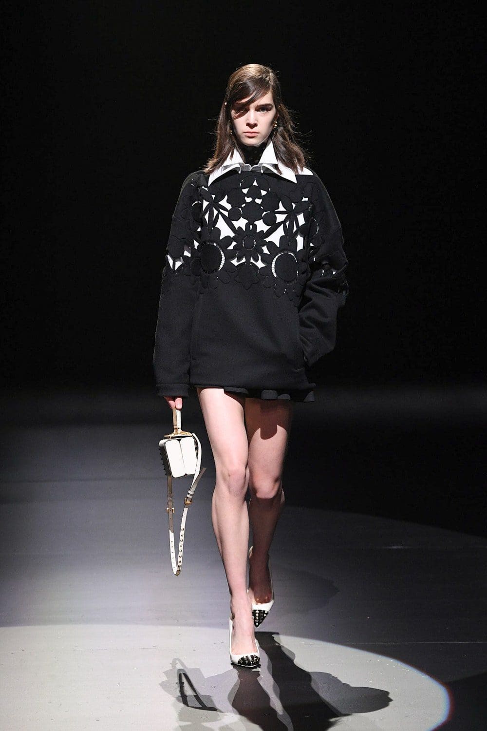 Valentino von Pierpaolo Piccioli Herbst Winter 2021-2022 Mailand. RUNWAY MAGAZIN