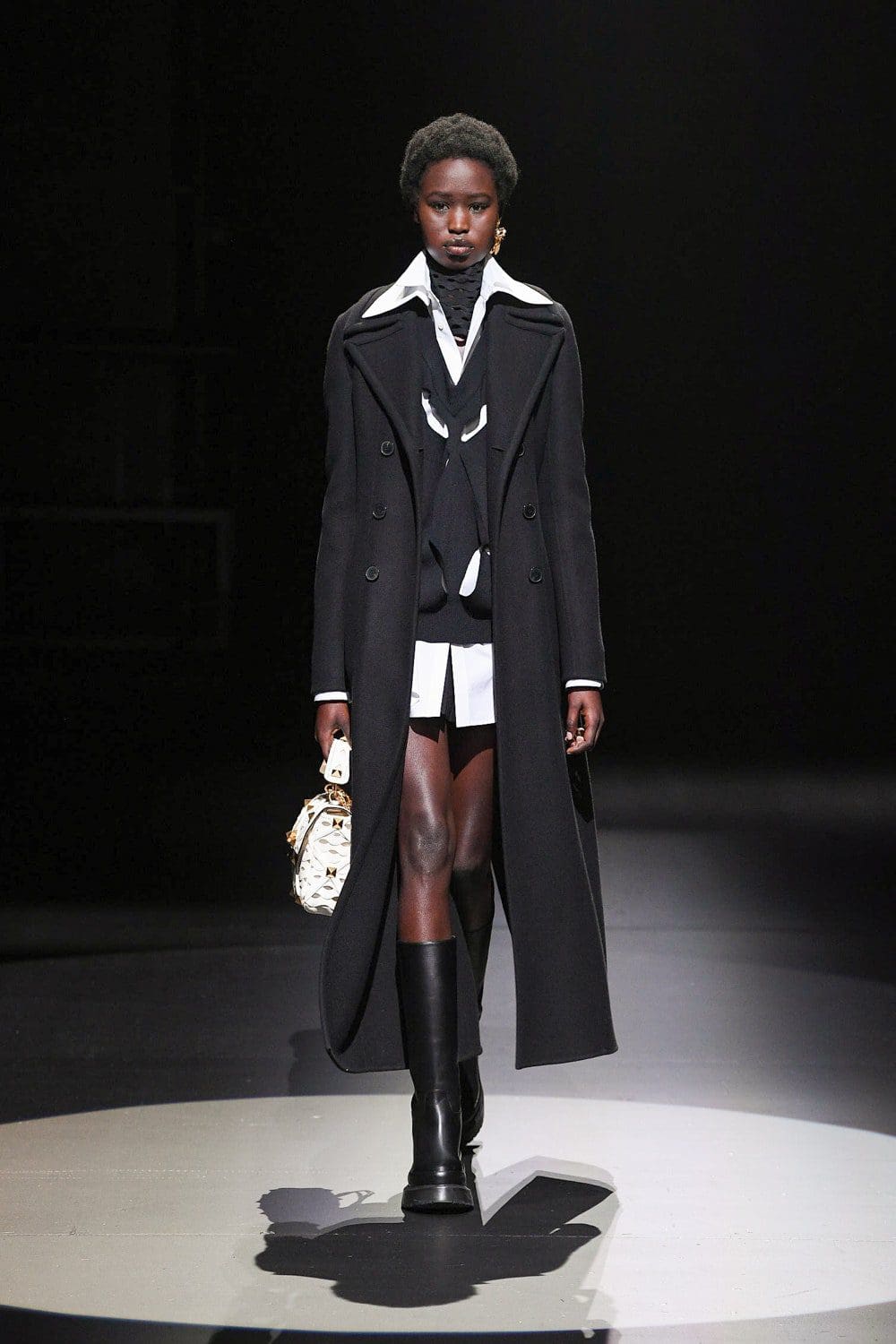 Valentino von Pierpaolo Piccioli Herbst Winter 2021-2022 Mailand. RUNWAY MAGAZIN