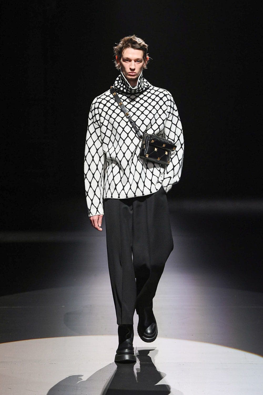 Valentino von Pierpaolo Piccioli Herbst Winter 2021-2022 Mailand. RUNWAY MAGAZIN