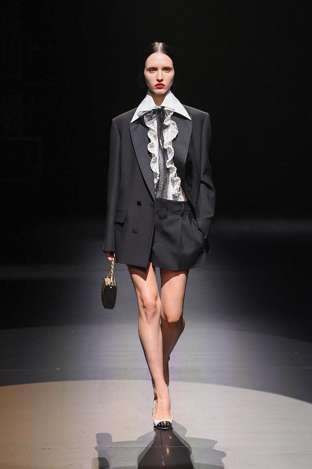 Valentino von Pierpaolo Piccioli Herbst Winter 2021-2022 Mailand. RUNWAY MAGAZIN
